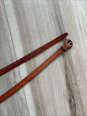 Women's Slim Leather Belt in Cognac Brown with Round Buckle